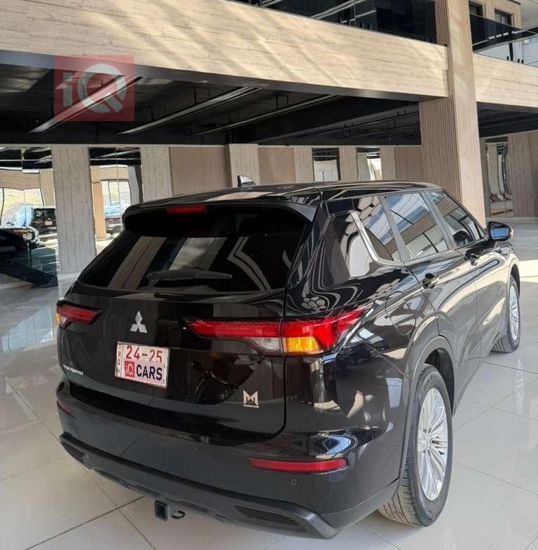 ميتسوبيشي اوتلاندر